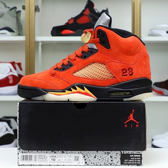 Air on Jordan Women 